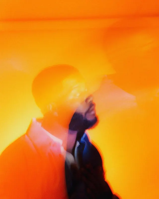 Abstract Motion Portrait, abstract, gradient-heavy, vibrant