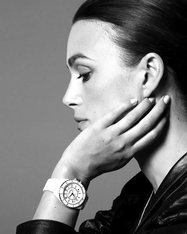 Luxury Watch Advertisement, minimal, luxury, monochrome