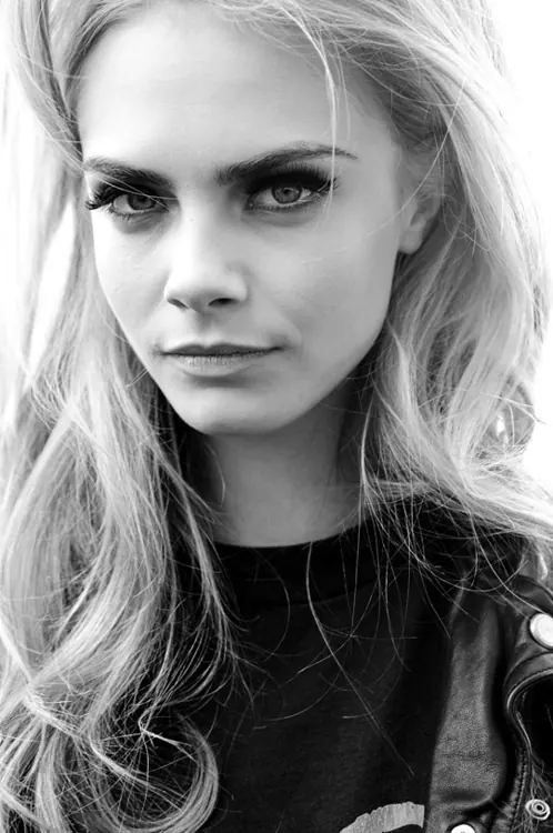 Monochrome Portrait of a Woman, monochrome, photographic, monochrome