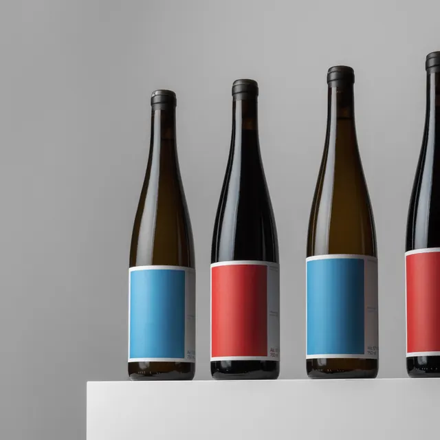 Wine Bottle Label Mockup, minimal, corporate-clean, high-contrast