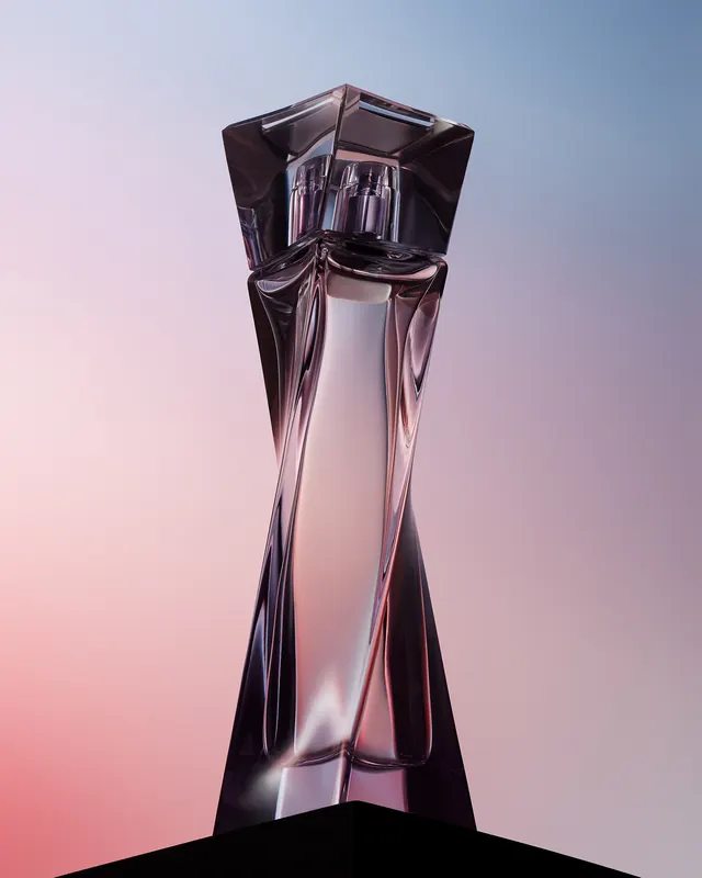 Abstract Glass Sculpture Render, minimal, glassmorphism, gradient
