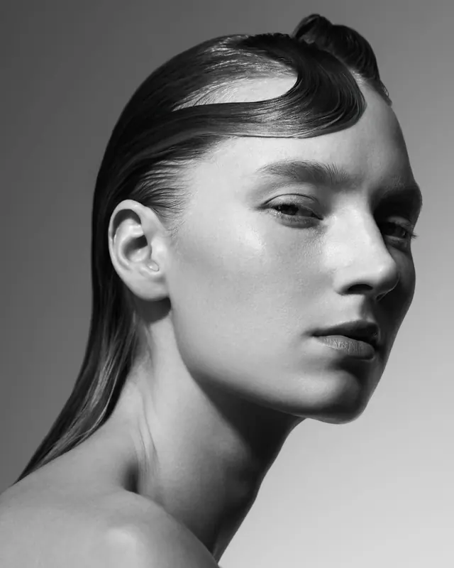 Monochrome Portrait of a Woman, minimal, monochrome, monochrome