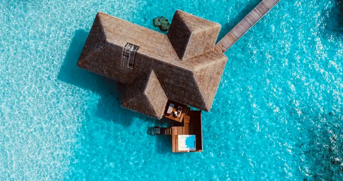 3D Isometric House Mockup in Water, minimal, geometric, vibrant
