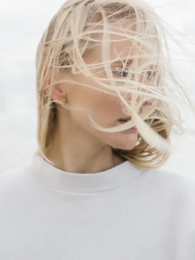 Blonde Woman Portrait, minimal, photographic, light
