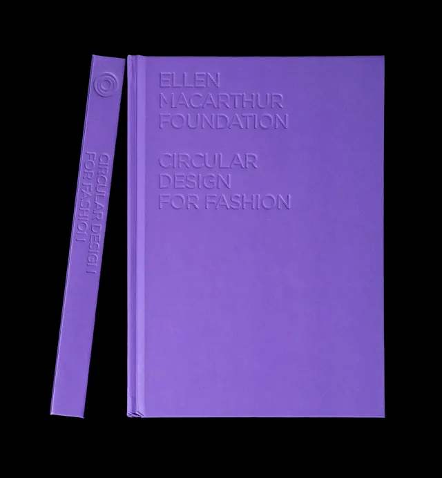 Ellen MacArthur Foundation Report Mockup, minimal, corporate-clean, vibrant