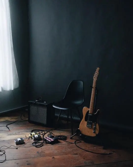 Acoustic Guitar in a Dark Room, photographic, minimal, dark