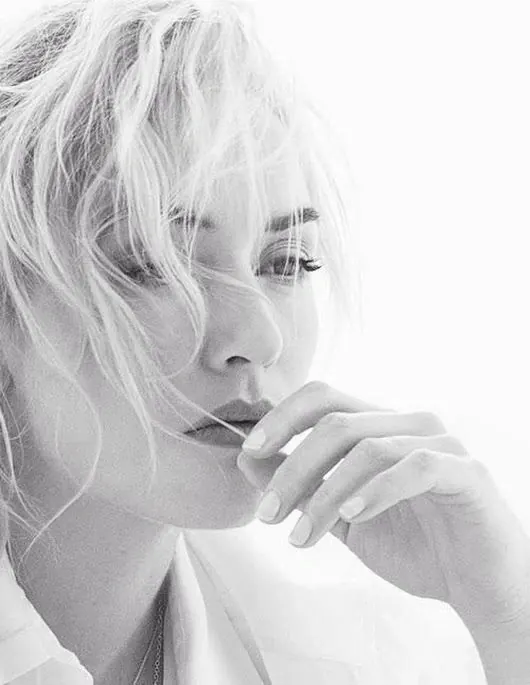 Monochrome Portrait of a Woman, minimal, monochrome, monochrome