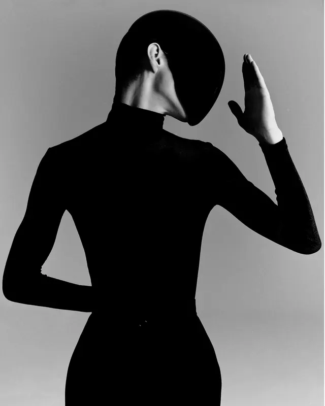 Monochrome Fashion Portrait, minimal, monochrome, monochrome