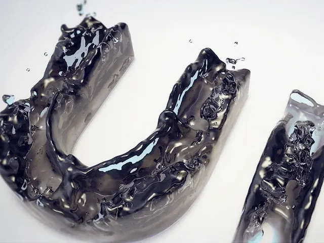 Abstract Liquid Chrome Shapes, glassmorphism, 3d-render, dark