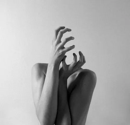 Monochrome Human Form Study, minimal, monochrome, monochrome