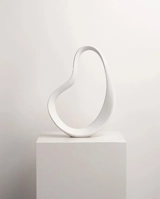 Abstract White Sculpture Mockup, minimal, 3d-render, monochrome