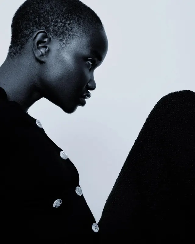 Monochrome Portrait with Jewelry, minimal, monochrome, monochrome
