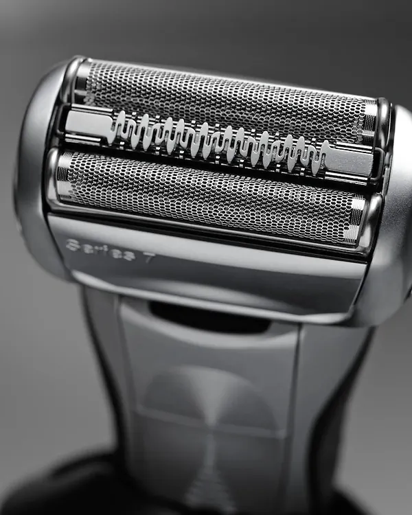 Electric Shaver Close-up, photographic, technical, monochrome