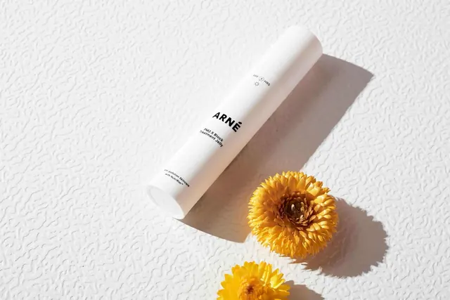 Minimalist Skincare Packaging Mockup, minimal, light-mode, light