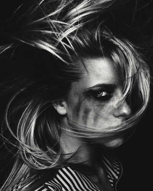 Motion Blur Portrait, monochrome, photographic, monochrome