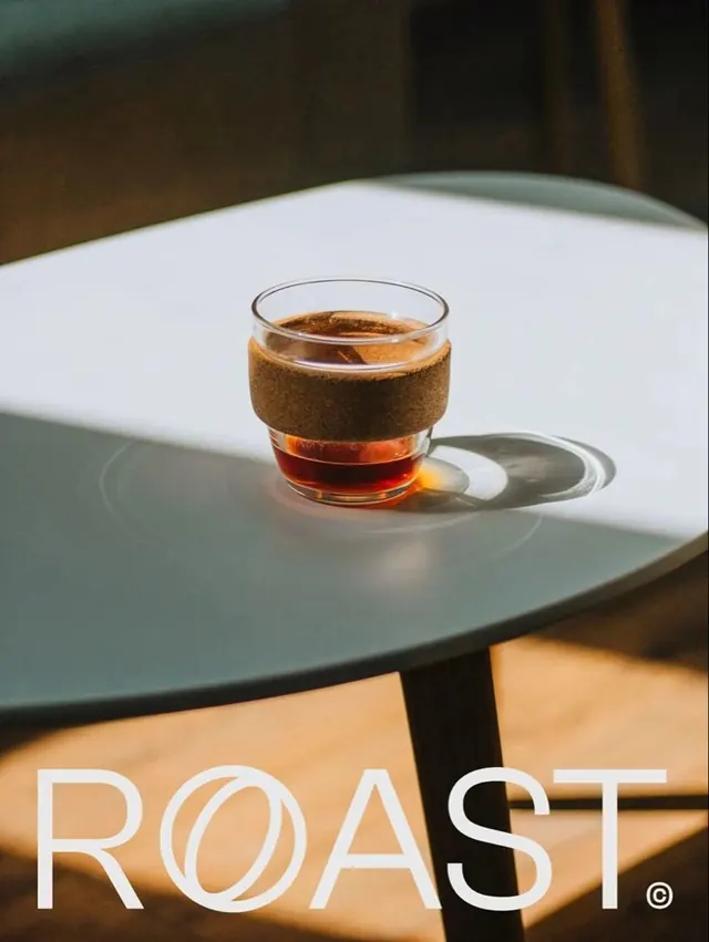 Roast Coffee Mockup, minimal, photographic, warm