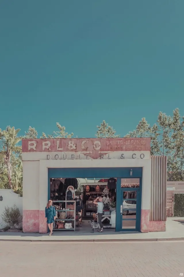 Retro Beachfront Storefront, retro, 3d-render, vibrant