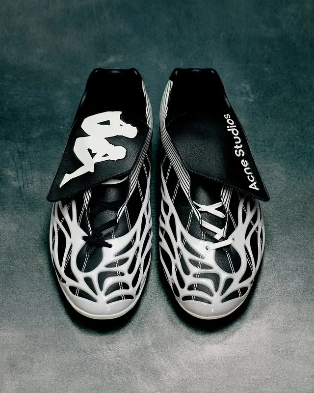 Graphic Pattern Sneakers, minimal, line-art, monochrome