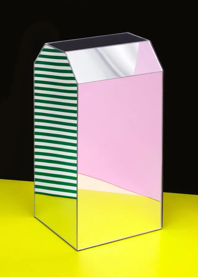 Mirrored Geometric Prism, 3d-render, geometric, vibrant
