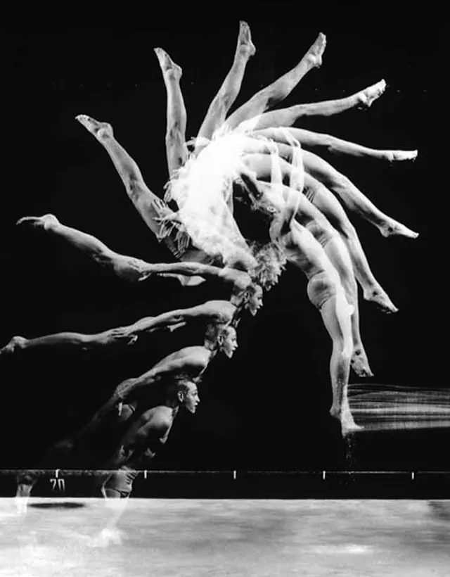 Abstract Humanoid Form, brutalist, abstract, monochrome