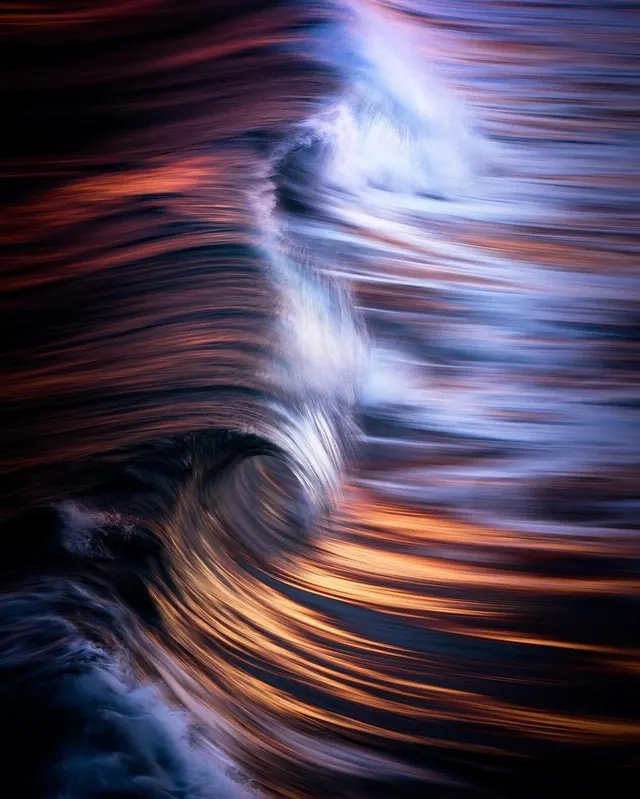 Abstract Fluid Motion, abstract, gradient-heavy, high-contrast