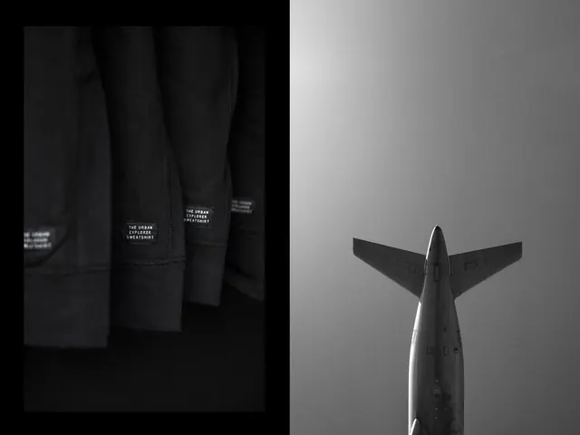 Monochrome Product Showcase, minimal, monochrome, monochrome