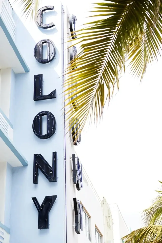 Colony Vertical Signage, minimal, corporate-clean, high-contrast