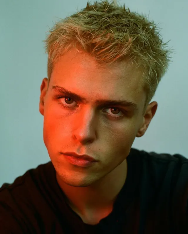 Portrait with Dual-Tone Lighting, photographic, vibrant