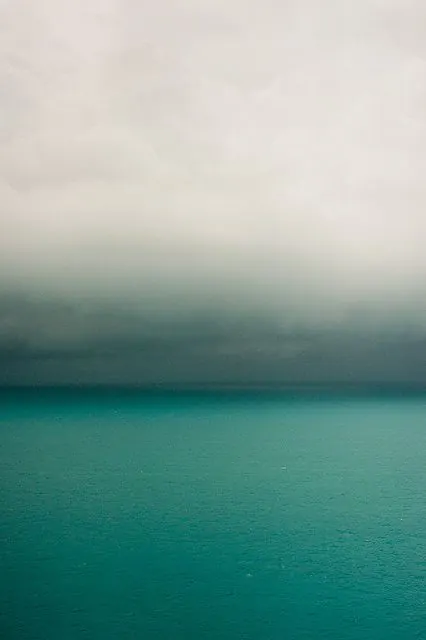 Ocean Horizon Landscape, minimal, photographic, cool