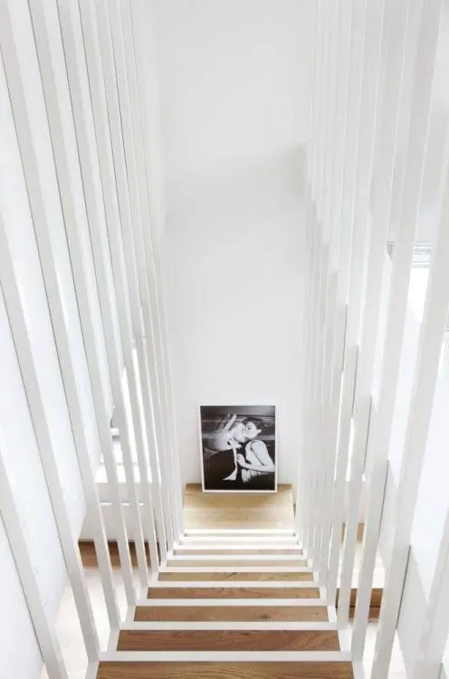 Minimalist Gallery Interior, minimal, light-mode, light