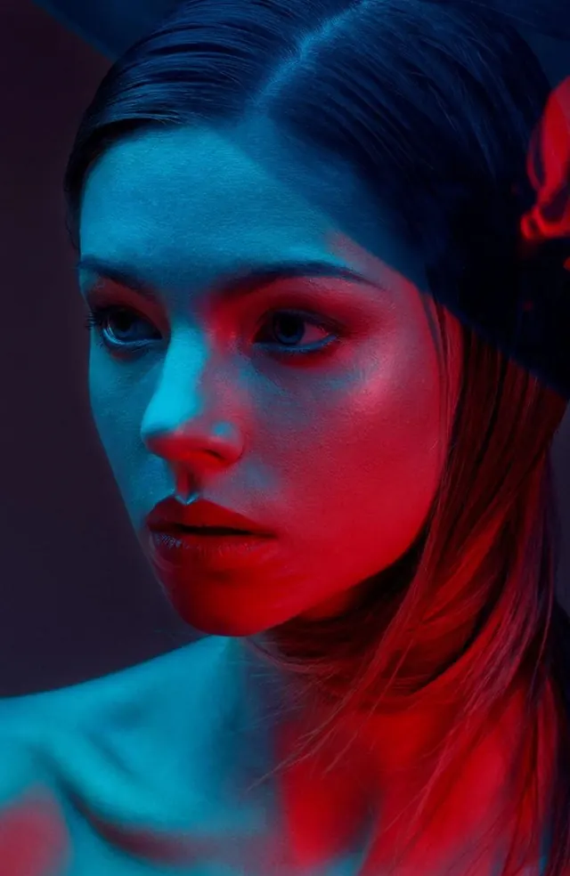 Dual-Tone Portrait, dark-mode, abstract, high-contrast