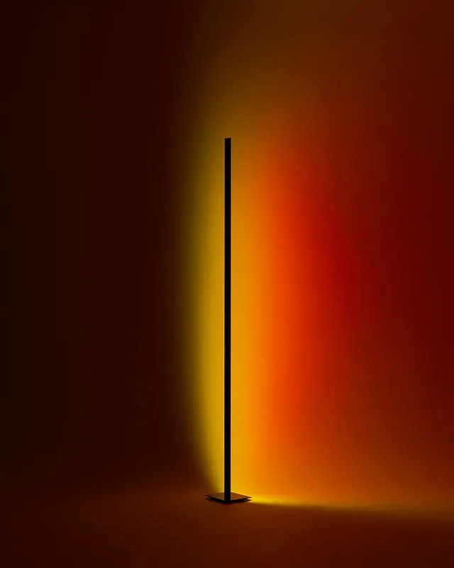 Minimalist Floor Lamp with Gradient Glow, minimal, dark-mode, warm