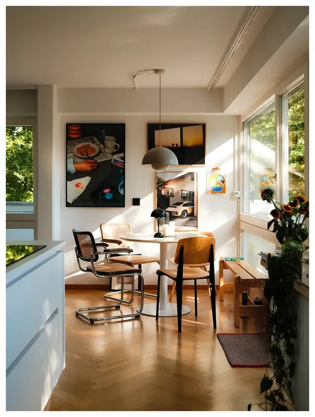Modern Studio Interior, minimal, light-mode, light