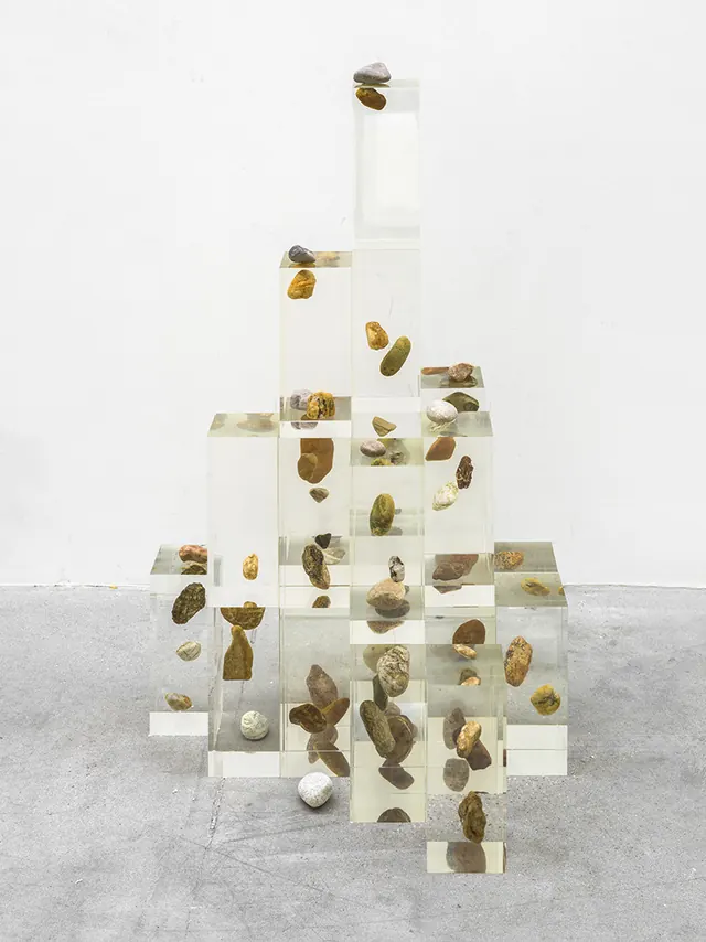 Abstract Glass and Organic Form Composition, minimal, 3d-render, light