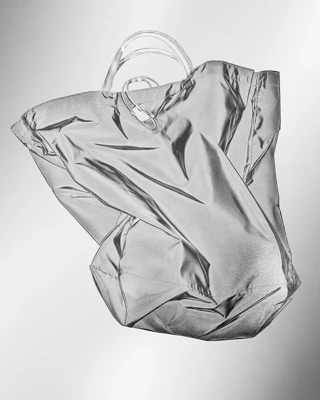 Metallic Fabric Sculpture, minimal, 3d-render, monochrome