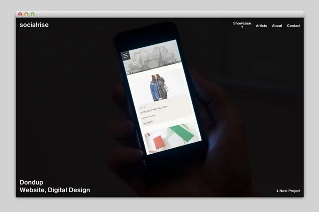 Socialmedia Website Mockup, dark-mode, minimal, dark