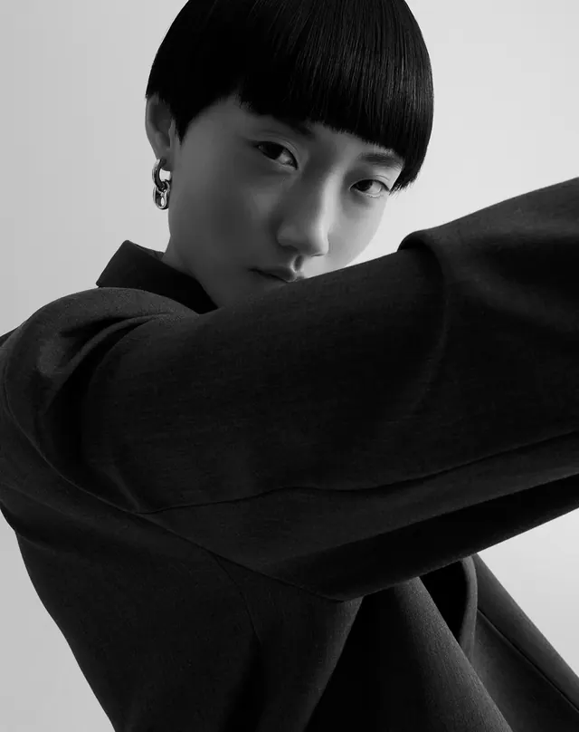 Monochrome Portrait, monochrome, minimal, monochrome