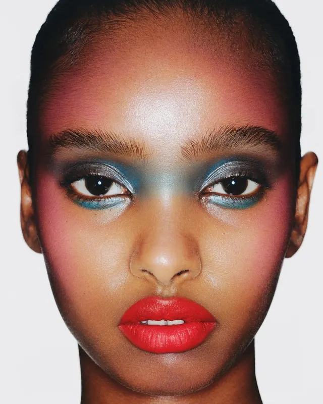 Warm-toned portrait or beauty photography, photographic, editorial, warm