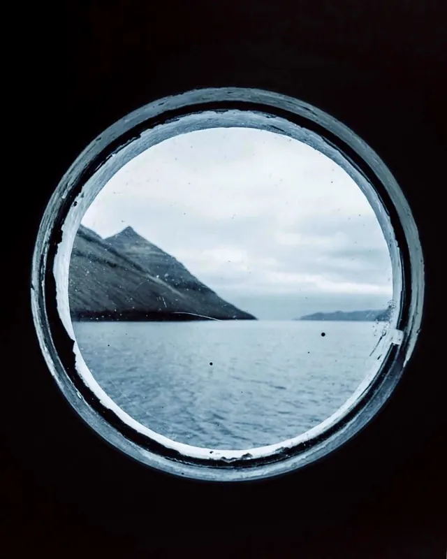 Circular Landscape View, minimal, monochrome, dark