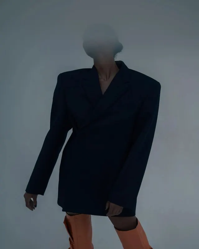 Visual reference from Savee, dark-mode, dark