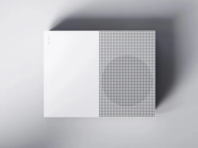 Clean Minimal Monochromatic Layout, minimal, monochrome, monochrome