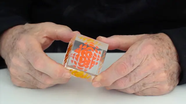 3D geometric pattern acrylic cube, 3d-render, geometric, warm