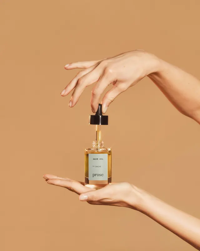 Ultimate Guide to Hair Oil, minimal, luxury, light