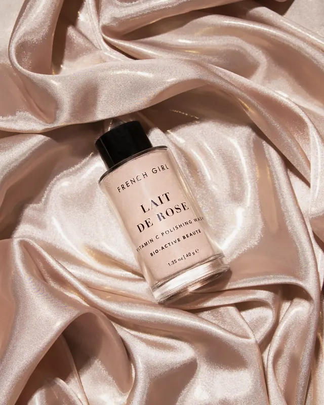 Lait de Rose - Vitamin-C Polishing Wash, luxury, photographic, light