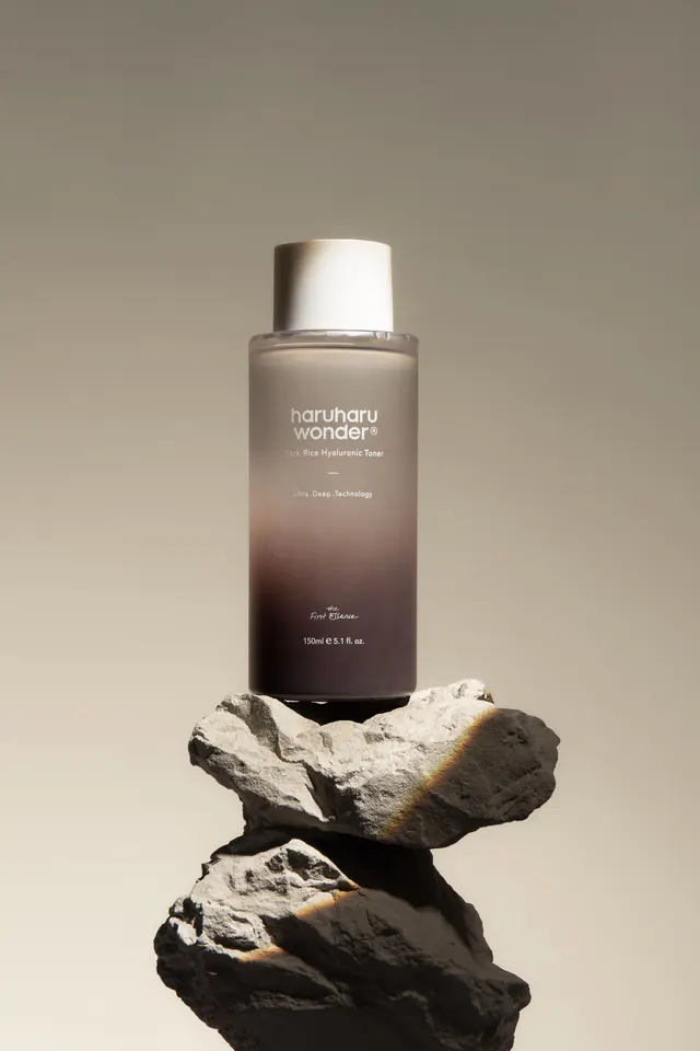 cosmetics photography, minimal, luxury, light