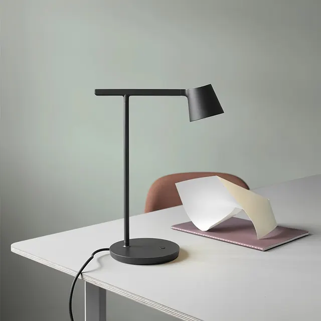 Lampada da tavolo Tip 11,6 x A 15,7 / Diametro 29,5 cm x A 40 cm / Rosso / Spina europea, minimal, editorial, light