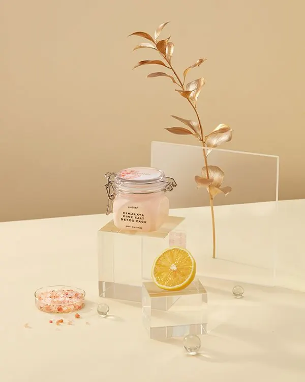 Креативная реклама товара, minimal, luxury, light