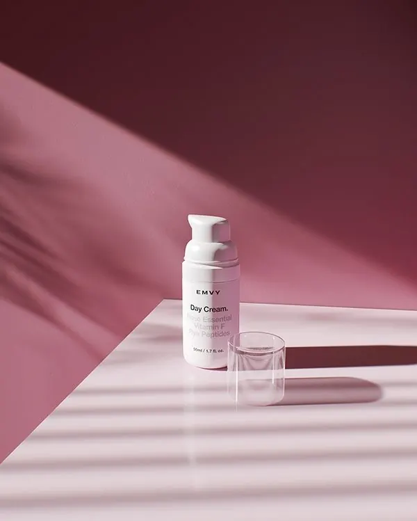 Minimal luxury photograph, minimal, luxury, light
