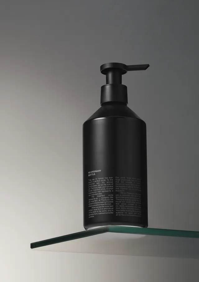 Minimal photographic mockup, minimal, photographic, dark