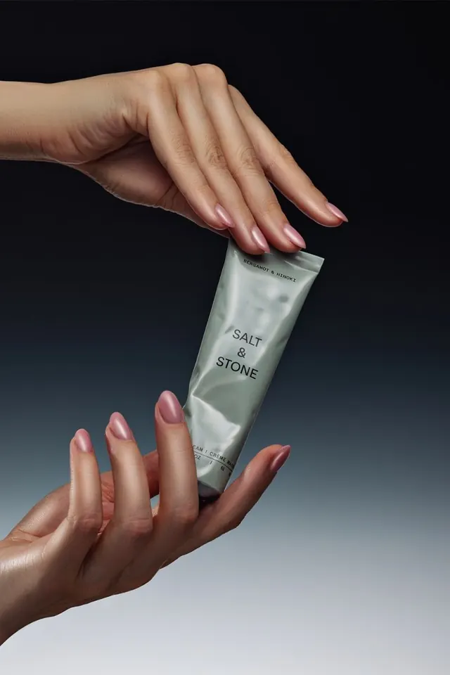 Hand cream stylised product photography, hand modelling inspo - Studio LIIT, minimal, luxury, dark